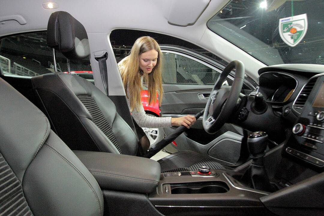 „Žalgirio“ krepšininkai bandė „Renault“ automobilius