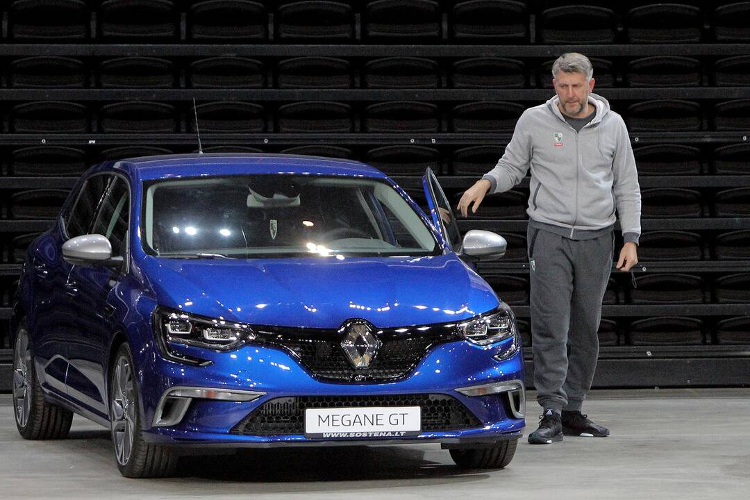 „Žalgirio“ krepšininkai bandė „Renault“ automobilius