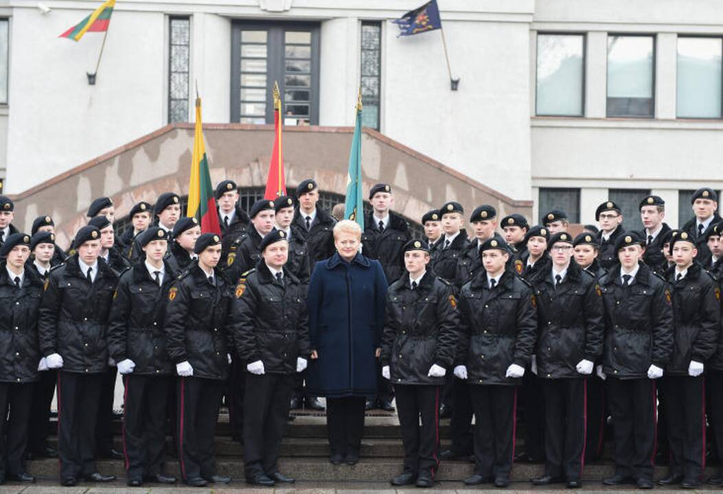 Prezidentė priėmė kadetų priesaikas