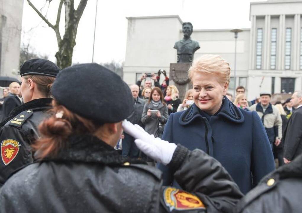 Prezidentė priėmė kadetų priesaikas