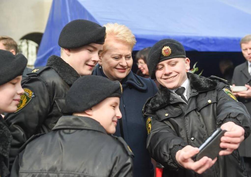 Prezidentė priėmė kadetų priesaikas