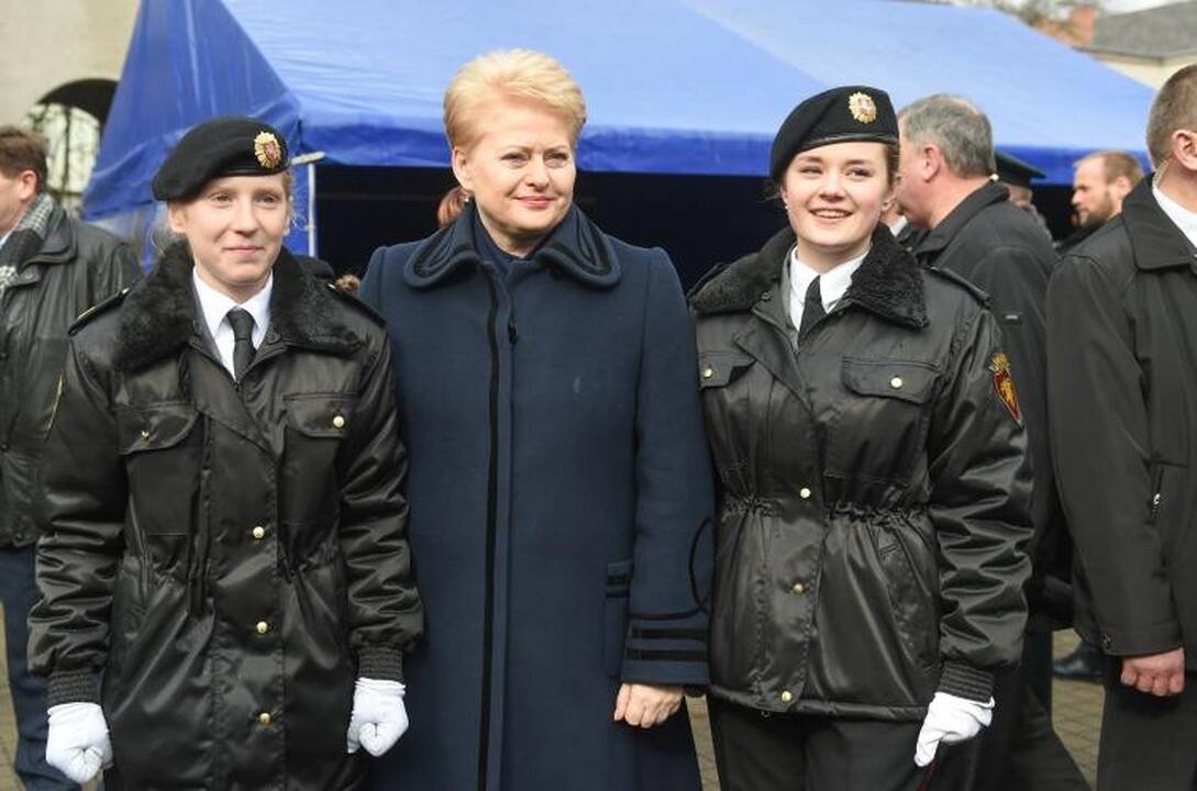 Prezidentė priėmė kadetų priesaikas