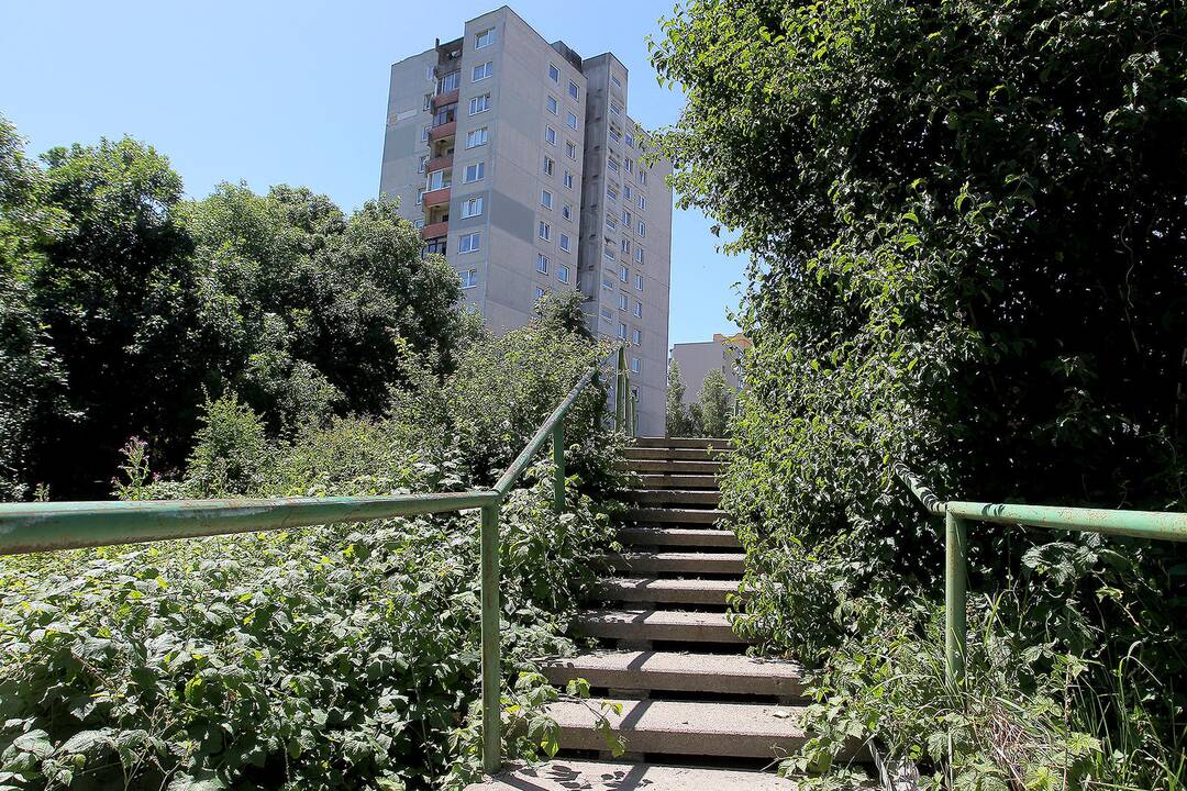 Apgriuvę laiptai Šilainiuose