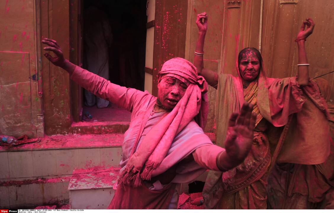 Spalvingoji Holi šventė Indijoje