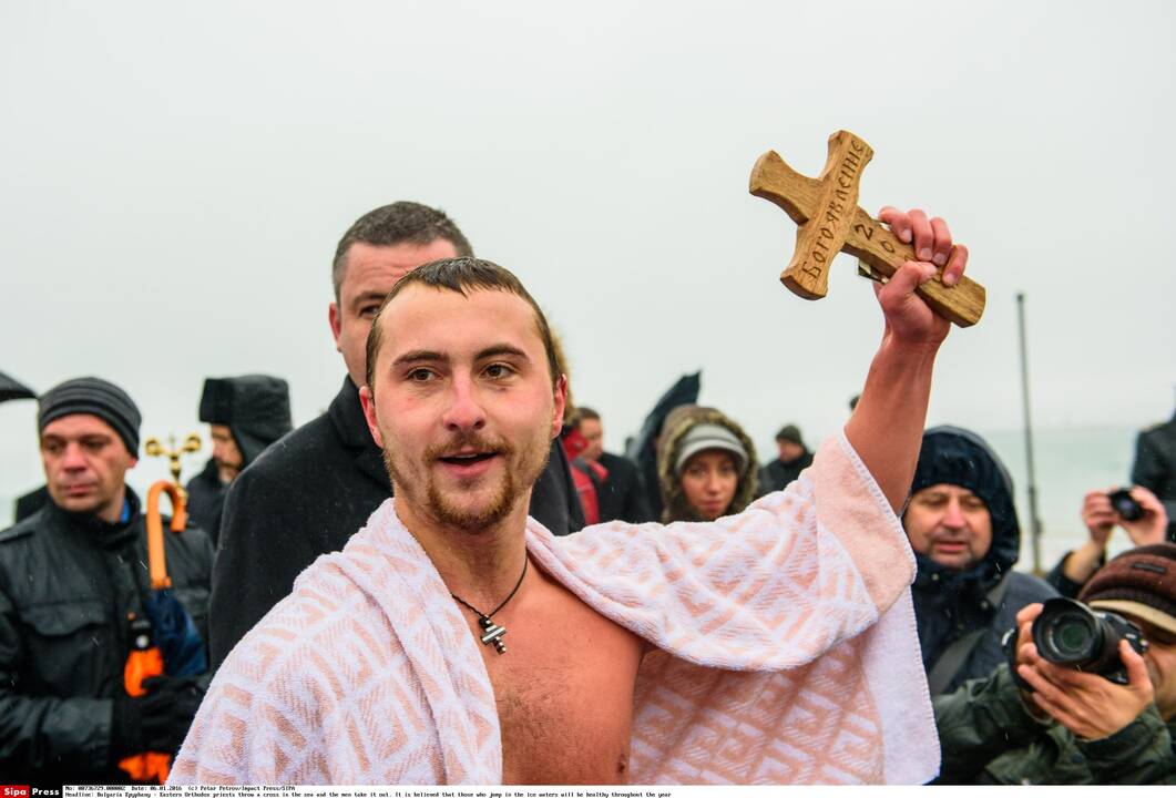 Ortodoksai visame pasaulyje švenčia Kristaus Apsireiškimo šventę