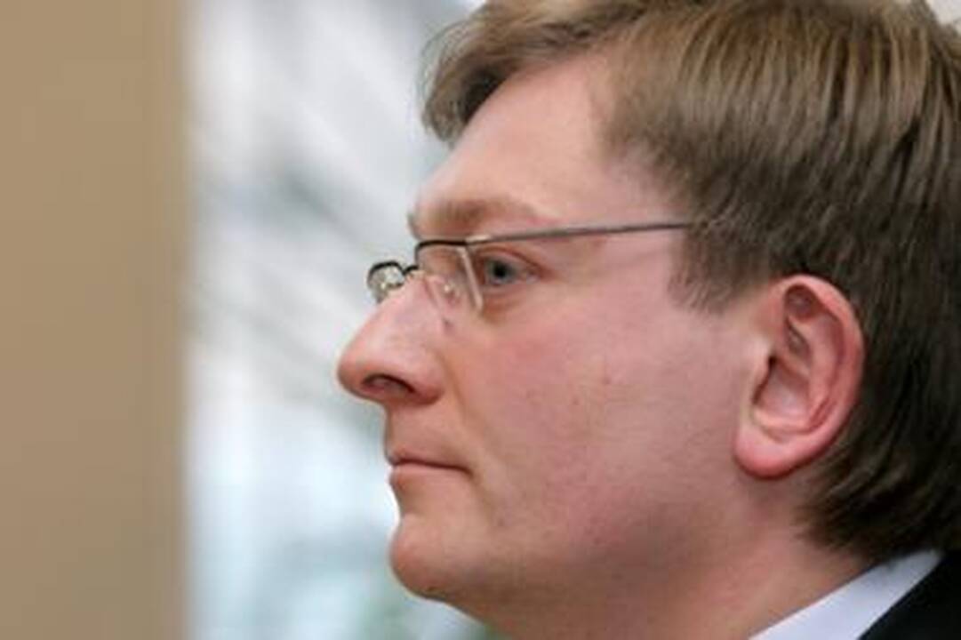 Filosofijos profesorius paskaitą skaitė ant alaus statinės