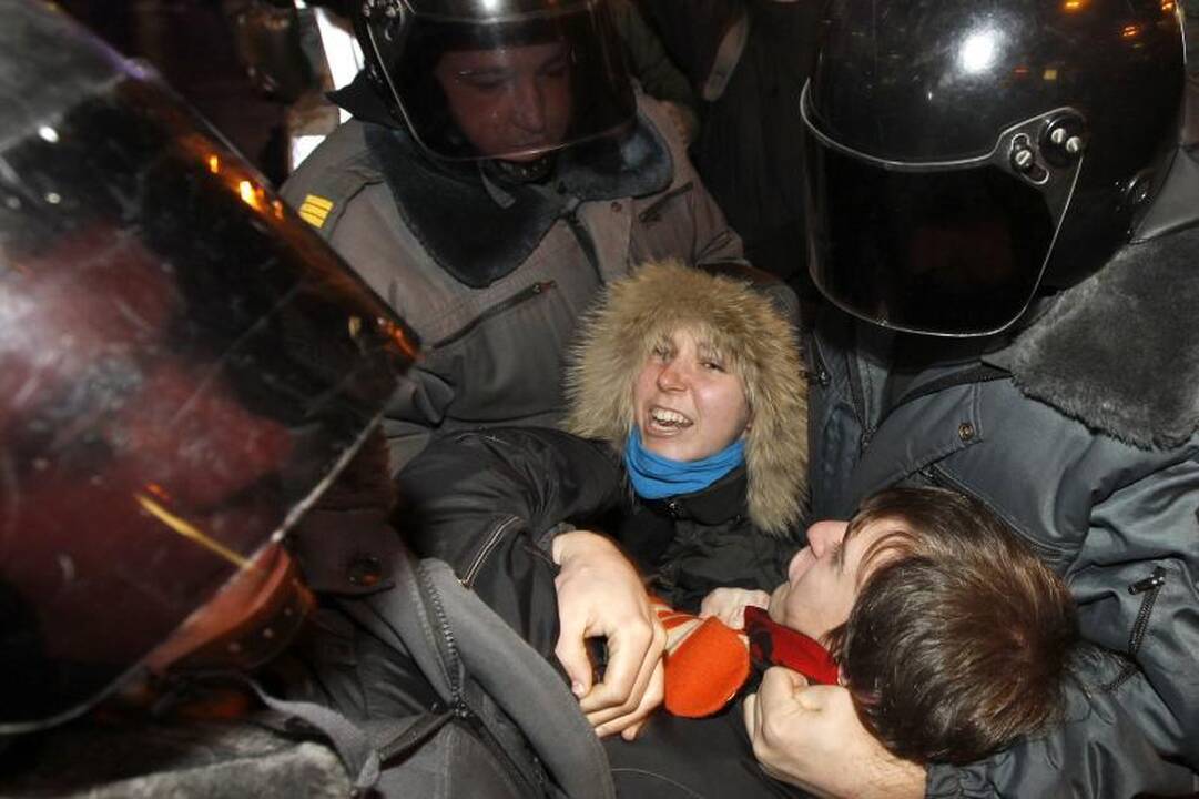 Rusijos policija suėmė šimtus demonstrantų