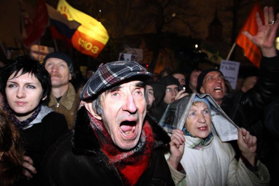Rusijos policija suėmė šimtus demonstrantų