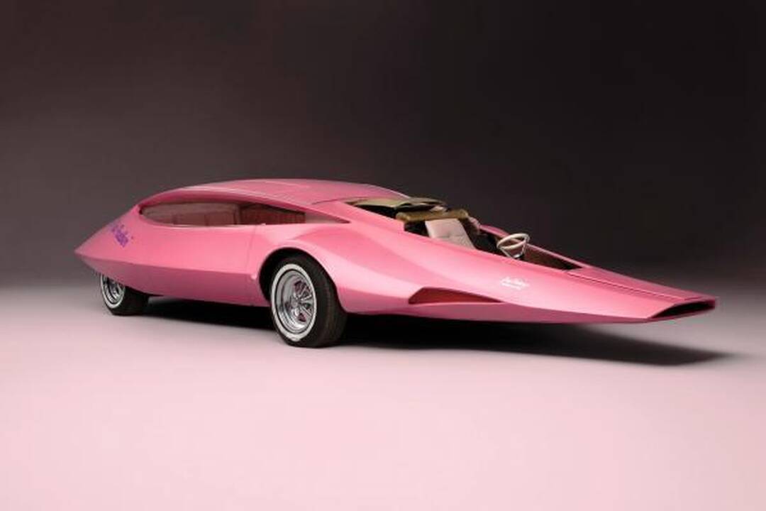 Aukcionuose parduodami filmų „Batmanas“, „Rožinė pantera“ automobiliai