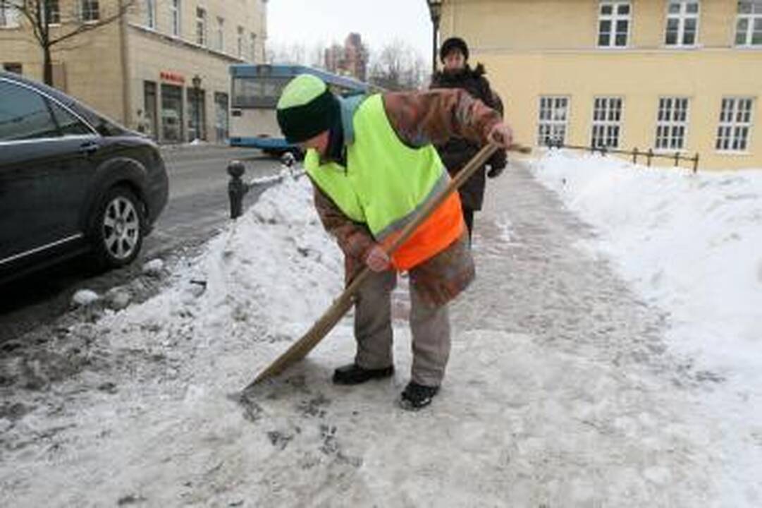 Klaipėdiečiai keikia slidžius šaligatvius