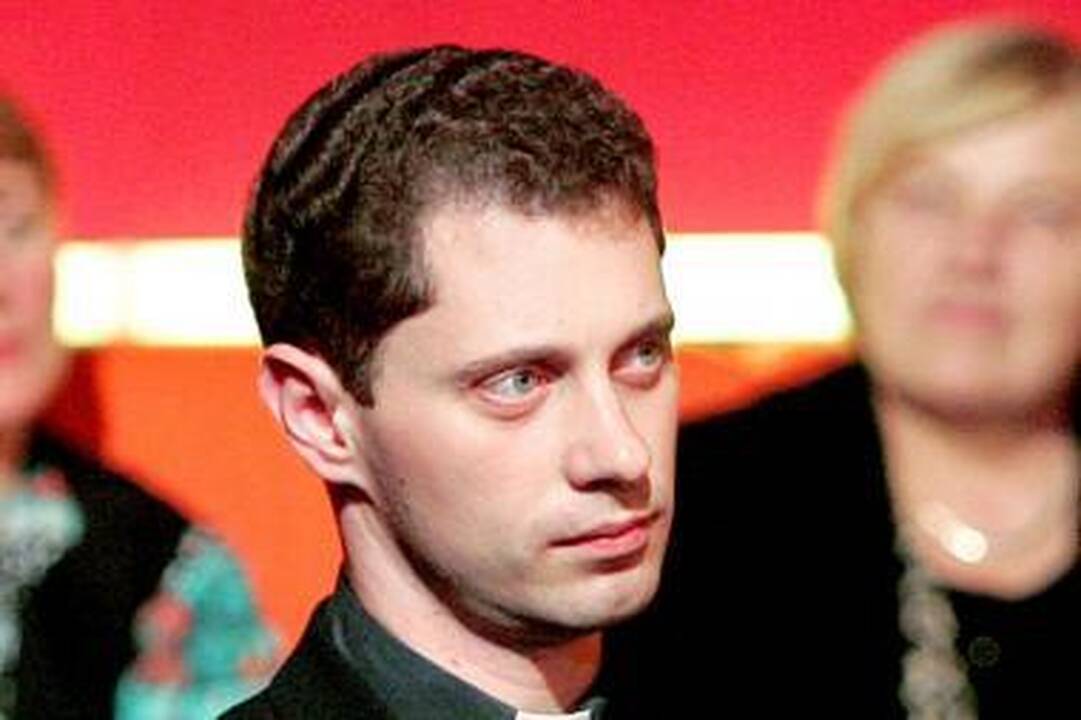 Kunigas R.Doveika tarnaus Vilniaus Šv. Kryžiaus bažnyčioje