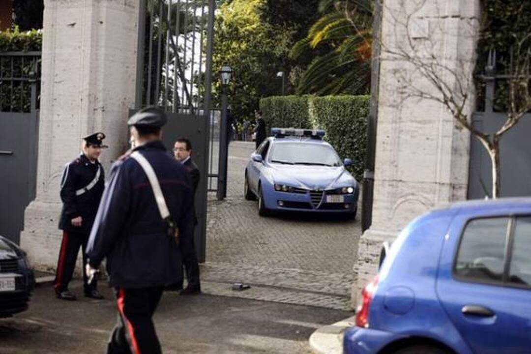 Romoje Ukrainos ambasadoje aptiktas įtartinas siuntinys