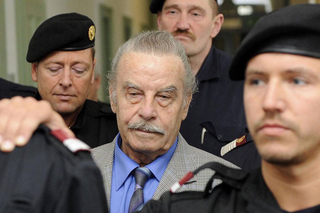 Austrijos "monstro" J.Fritzlio namo rūsys bus užlietas betonu