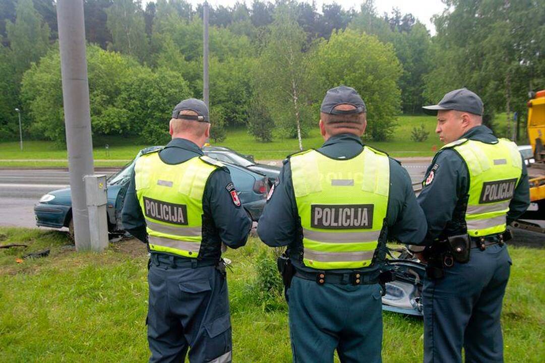 Prispaustą pradedantį vairuotoją ištraukė gelbėtojai