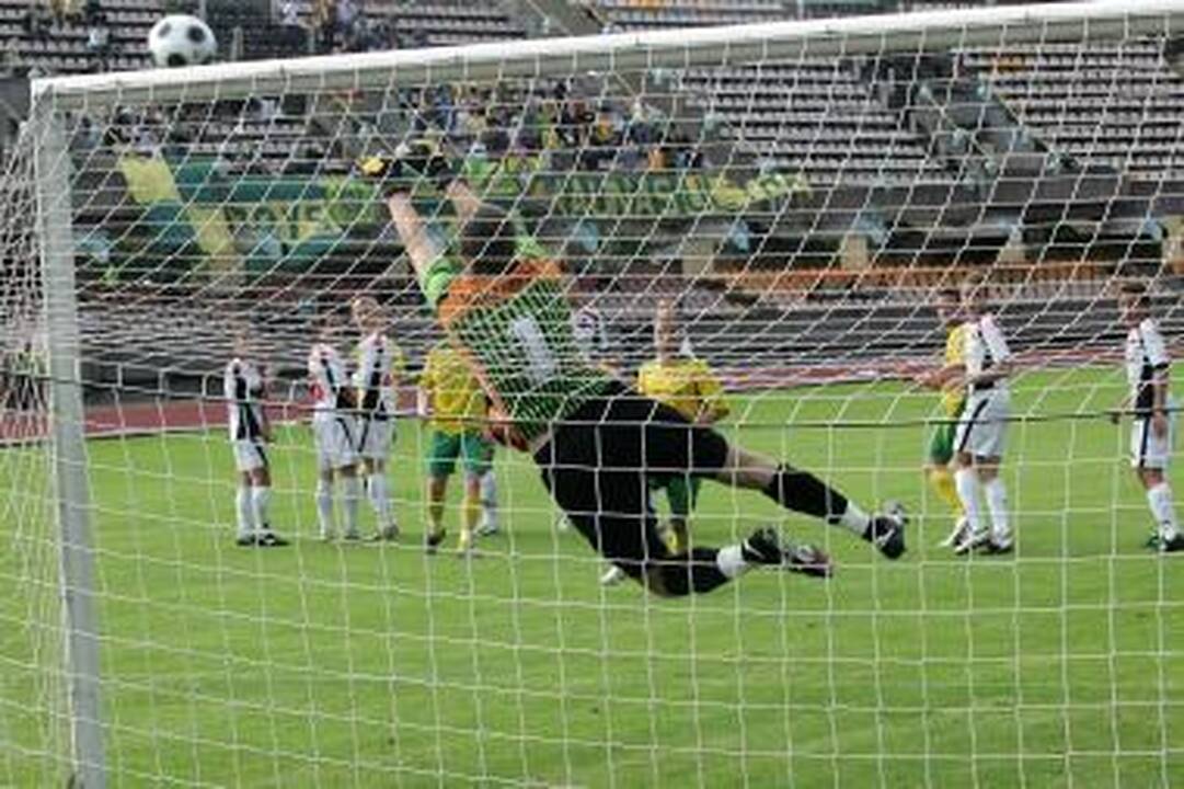 Pirmojo futbolo diviziono lyderių dvikova baigėsi lygiosiomis 