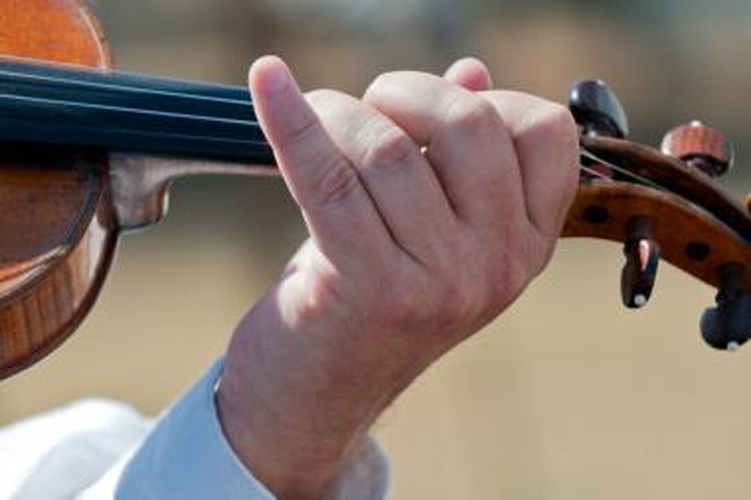 S.Moniuškos skvere praeivius vidurdieniais džiugina muzika
