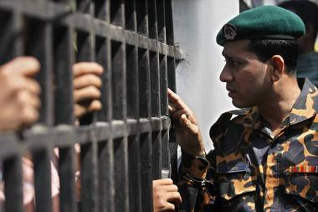 Maištavusiems Bangladešo pasieniečiams gresia mirties bausmė
