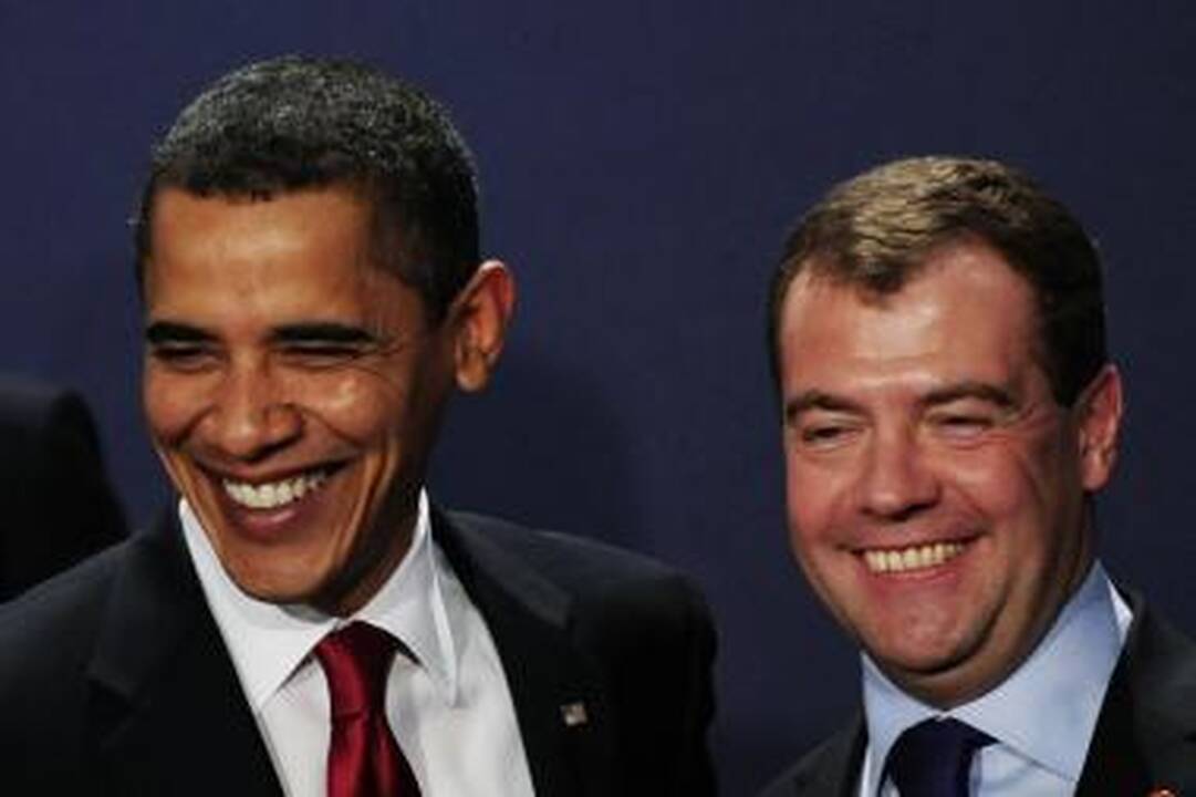 B.Obama siūlo D.Medvedevui reikalus derinti per "Twitter"