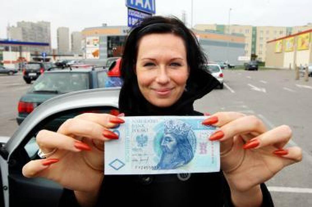 Lenkijos biudžeto deficitas kol kas atitinka užsibrėžtą tikslą