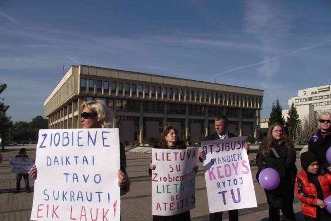 E.Žiobienės atsistatydinimo svarstymą Seime stebės ir D.Kedžio šalininkai