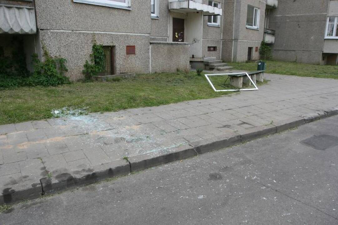 Pro buto langą iškritęs klaipėdietis mirė ligoninėje