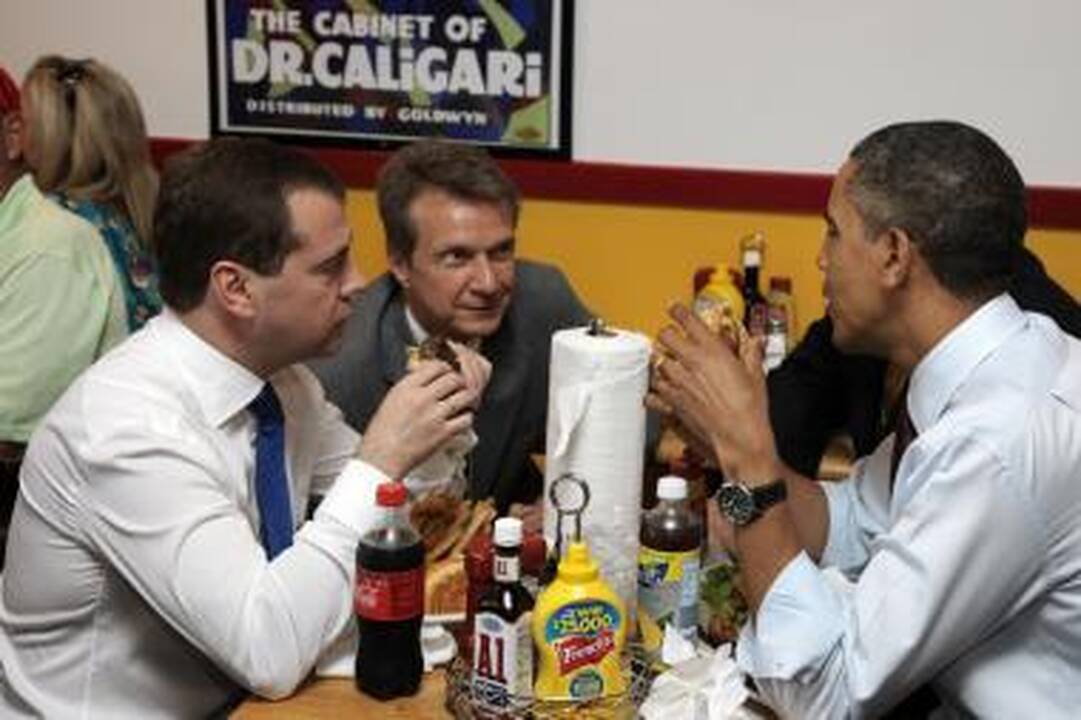 B.Obama nusivedė D.Medvedevą pavalgyti mėsainių