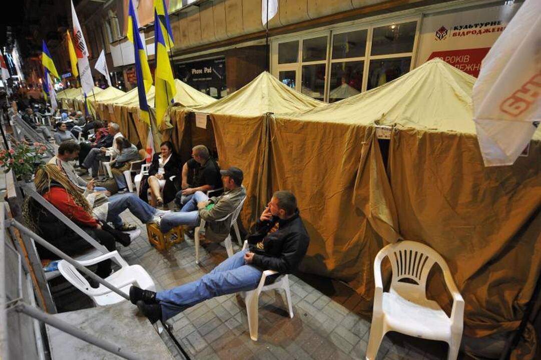 Kijeve toliau tęsiasi protestas prieš J.Tymošenko suėmimą