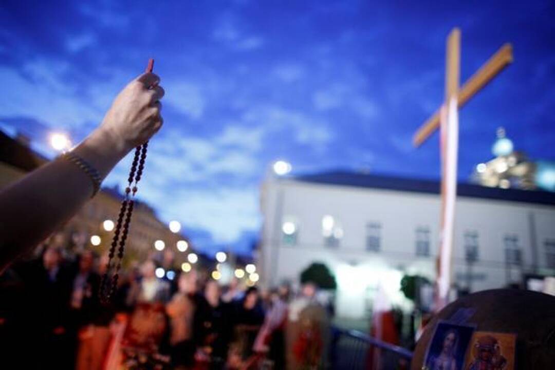 Lenkijos žmonės "pavargo" nuo Smolensko katastrofos minėjimų