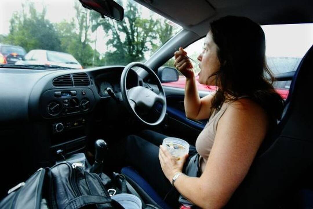 D.Britanijoje automobilių draudimas moterims brangs 25 proc., o vyrams pigs 10 proc.