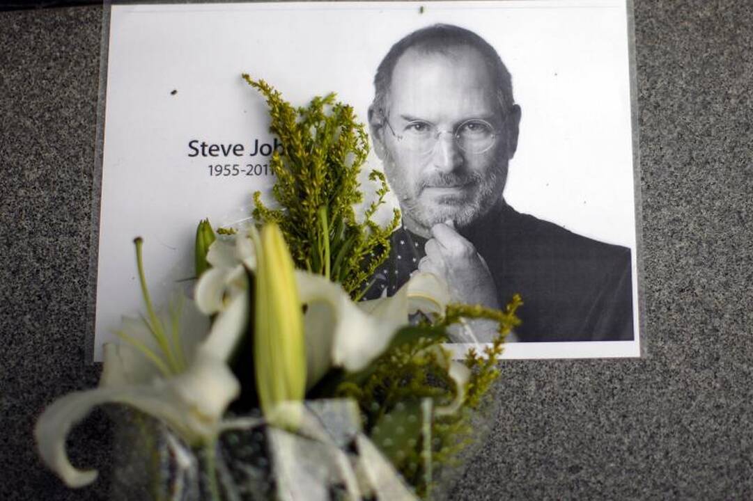 Apie Steve'ą Jobsą: B.Obama, B.Gatesas, M.Zuckerbergas