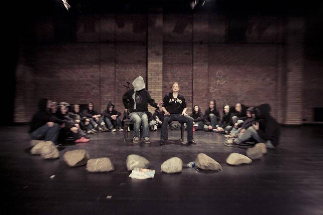 Dramos teatro premjeroje – gyva muzika ir meilės paieškos