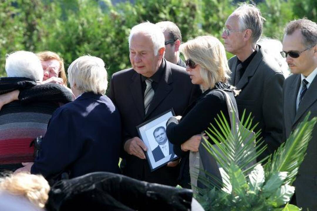 Teismas vis dėlto bandys atversti pedofilijos bylą