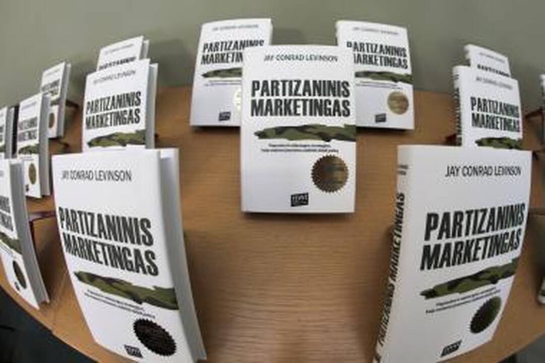 „Tele2“ bibliotekoms dovanos kultinę knygą apie reklamą