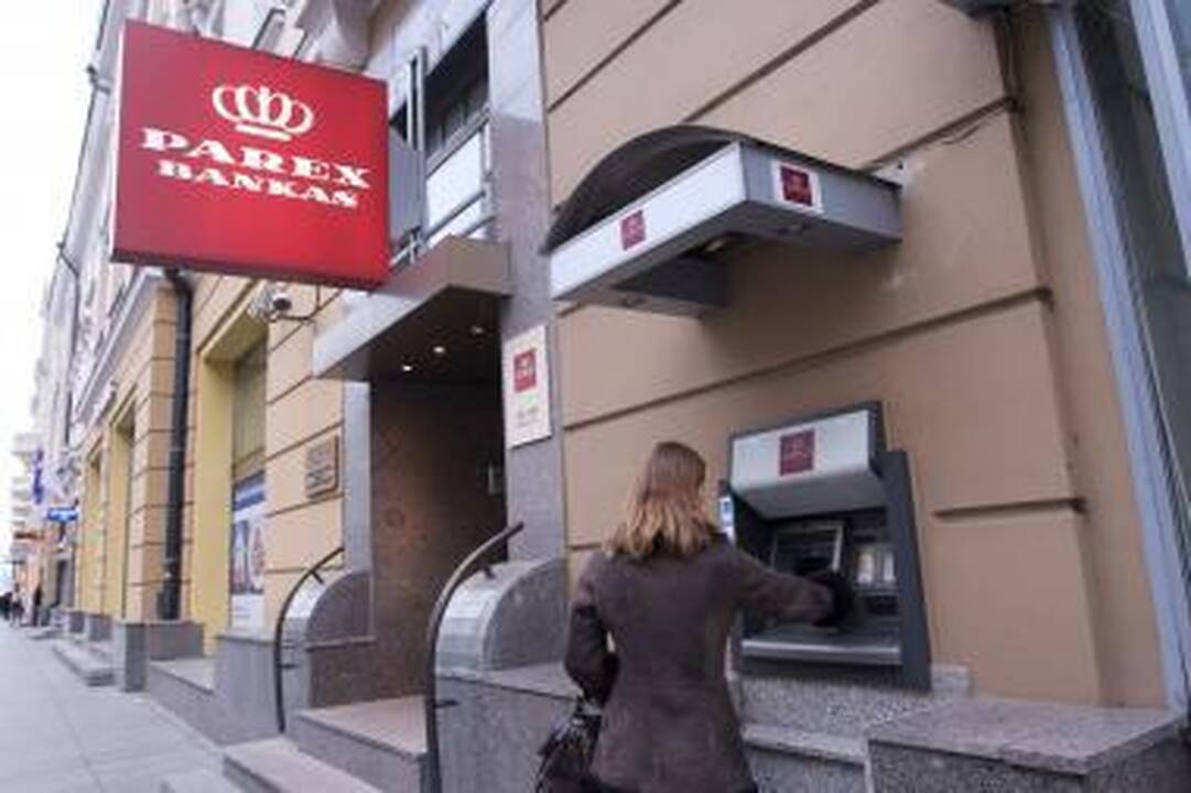 „Parex“ jungiasi prie bendro bankomatų tinklo