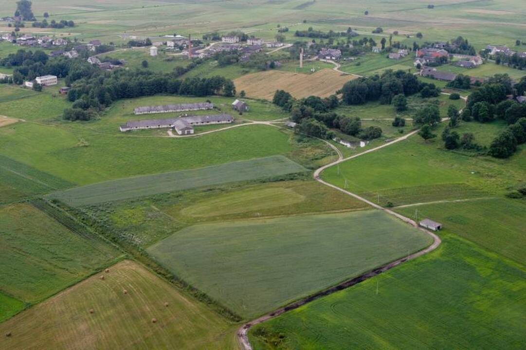 Seimas priėmė rezoliuciją dėl draudimo užsieniečiams pirkti žemę