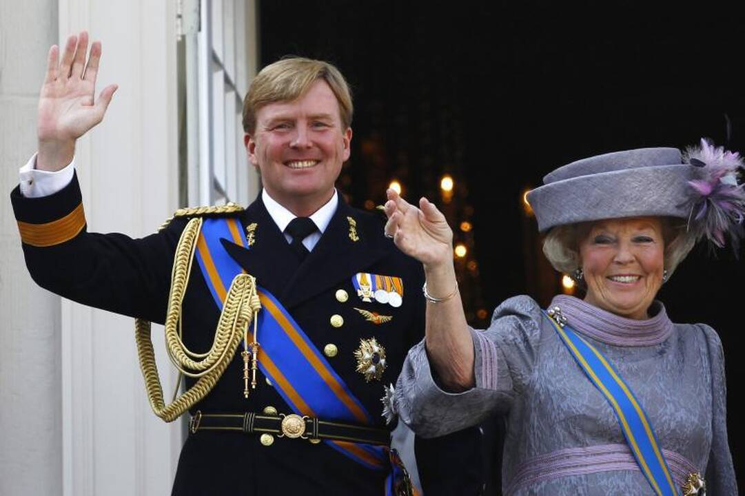 Nyderlandų karalienė Beatrix užleido sostą sūnui 