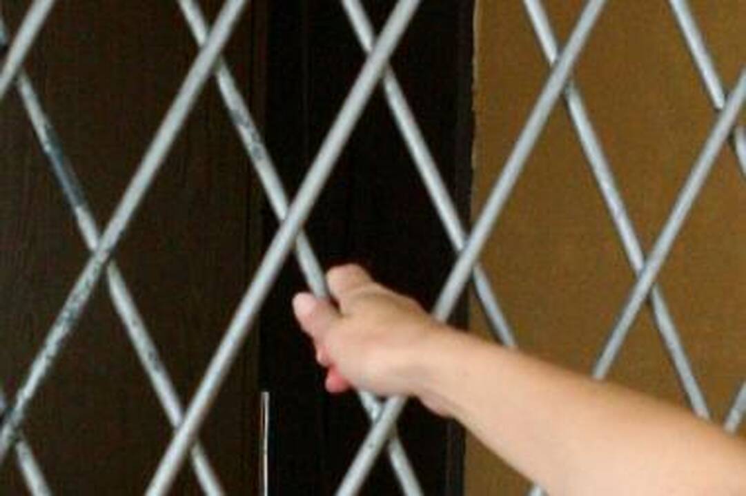 Naujojoje Vilnioje vyriškiai 5 dienas kalino merginą