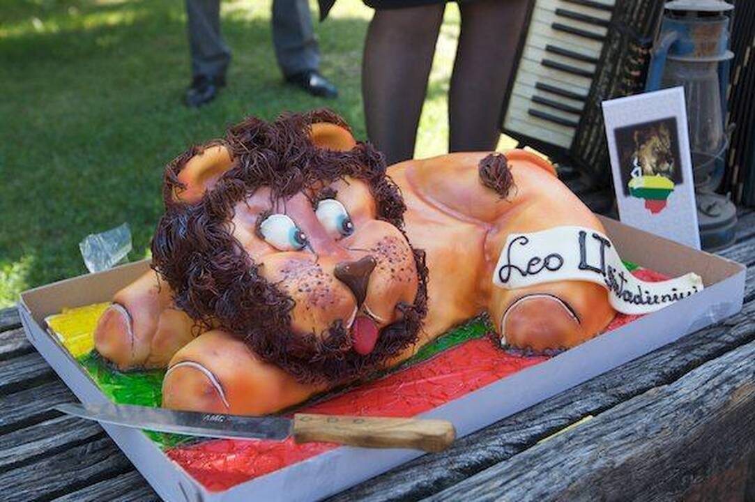 Prie Seimo „švenčiamas" „Leo" gimtadienis