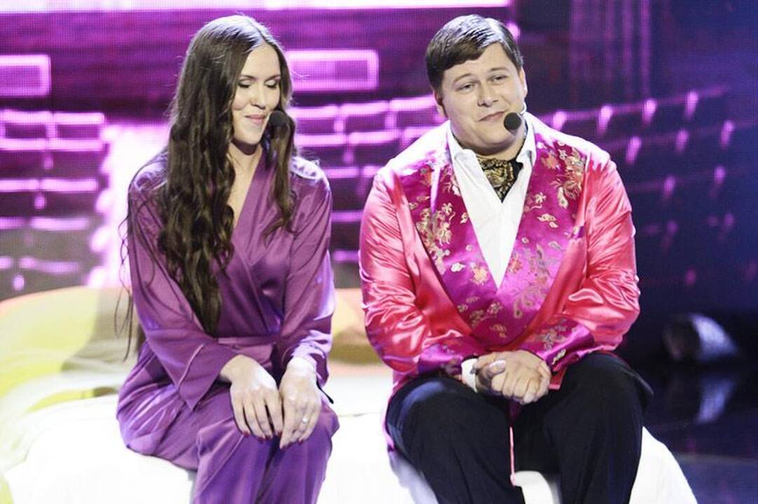 Tina „Žvaigždžių duetų“ pusfinalyje „pamiršo“ sijoną (foto)