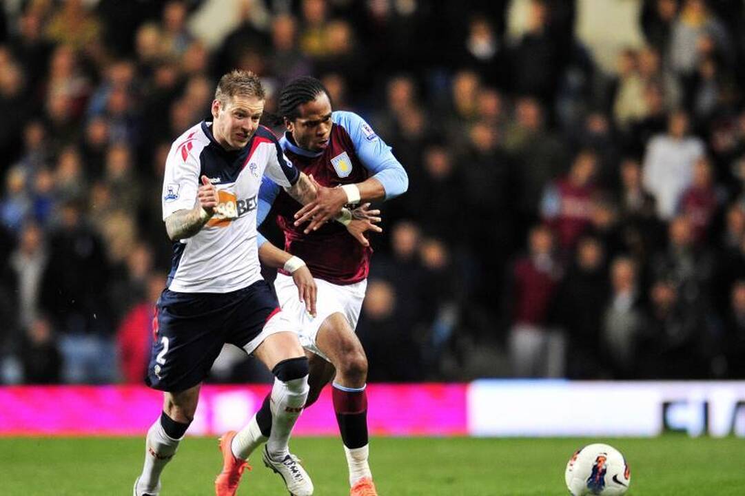 Anglijoje „Bolton Wanderers“ įveikė „Aston Villa“ futbolininkus