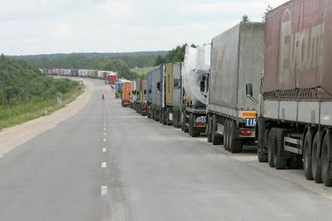 Diplomatai imasi spręsti vežėjų problemas - į pasienį išvyko URM viceministras
