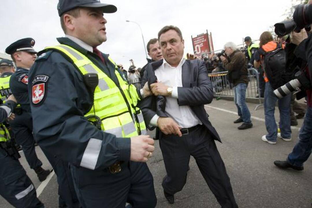 Policija P.Gražuliui ir K.Uokai kelia administracines bylas