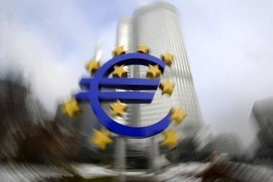 Nerimas dėl euro zonos žemyn nuleido žaliavų kainas 