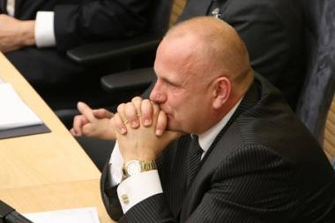 Dėl kelionių į egzotiškas šalis nemalonumų gali turėti ir R.Ačas 