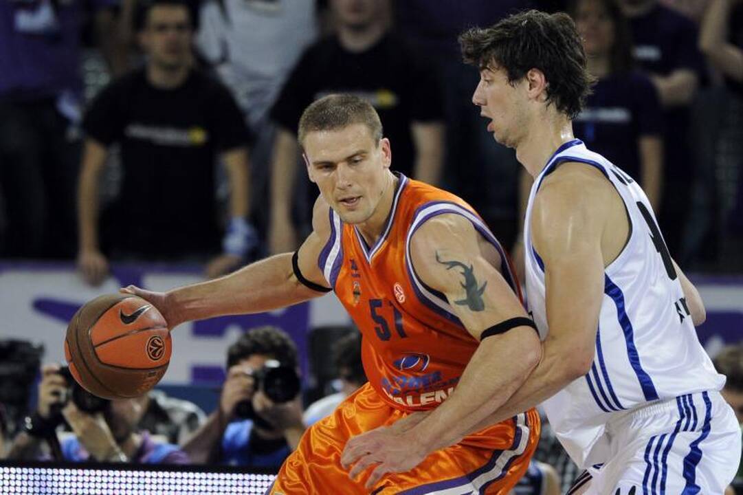 Robertas Javtokas rungtyniaus "Žalgiryje"