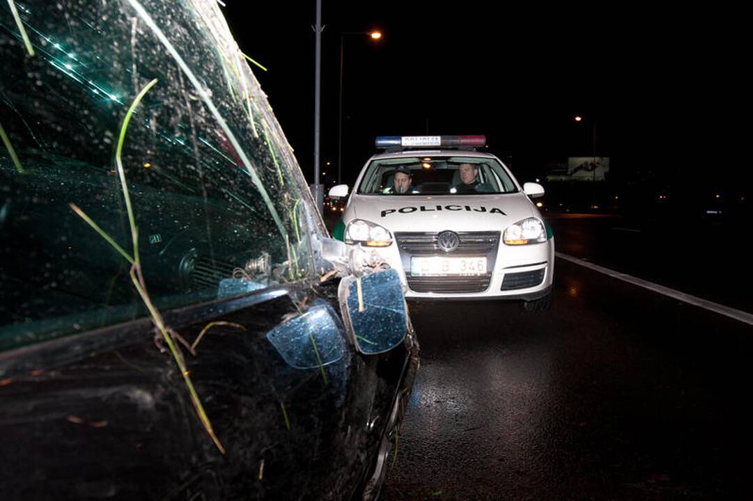 Vilniuje apvirtus automobiliui nukentėjo dešimtmetis vaikas