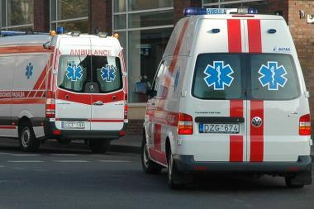Nuo kelio „nuslydo“ ir medikai, ir mokiniai
