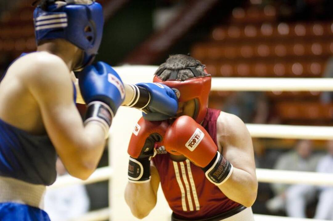 Brolių Kličko rankose - visi penki pasaulio bokso supersunkiasvorių čempionų diržai