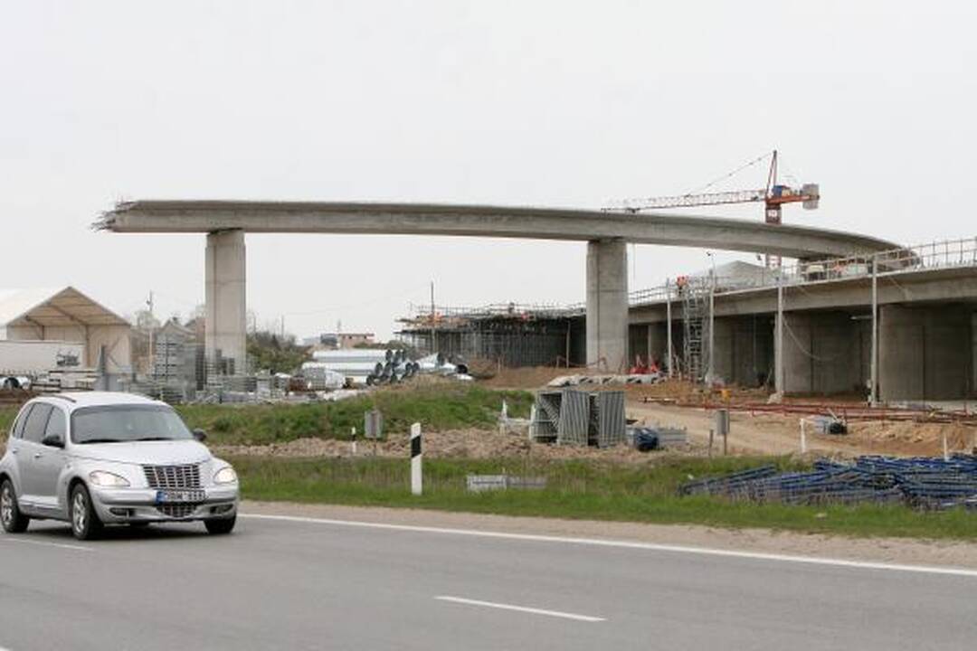 Planuojama tęsti estakados Jakų žiede statybas