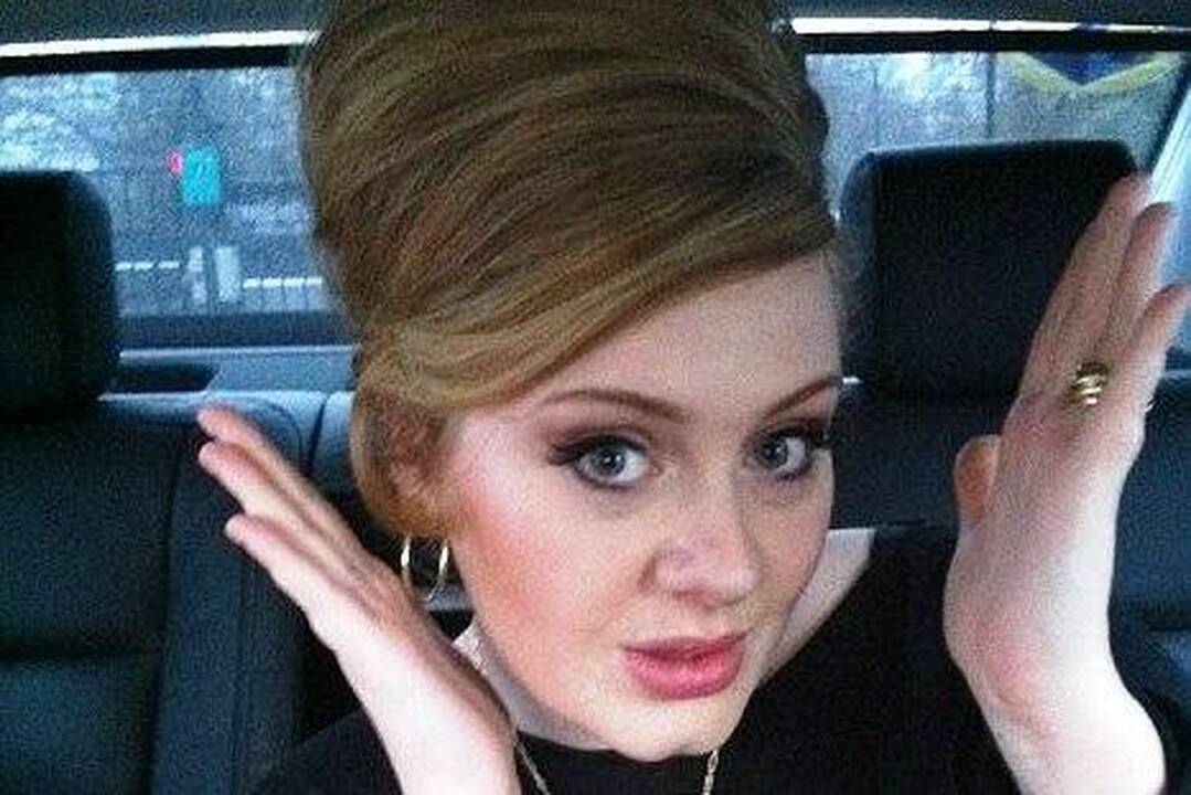 Po balso stygų operacijos Adele nenustoja kristi svoris